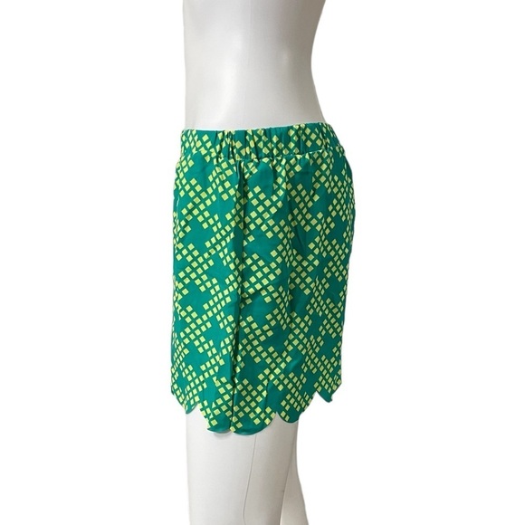 SUGAR FREE Green Diamond Pattern Short Shorts
New - Picture 3 of 6
